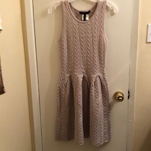 Beautiful dress without sleeves. very elegant, beige color.